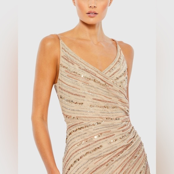 MAC DUGGAL 10932 NWT Sequined Spaghetti Strap Cowl Back Gown - Picture 2 of 7